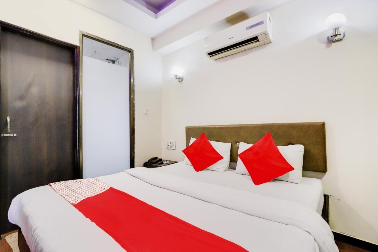 Oyo Hotel Dash Vadodara Exterior photo