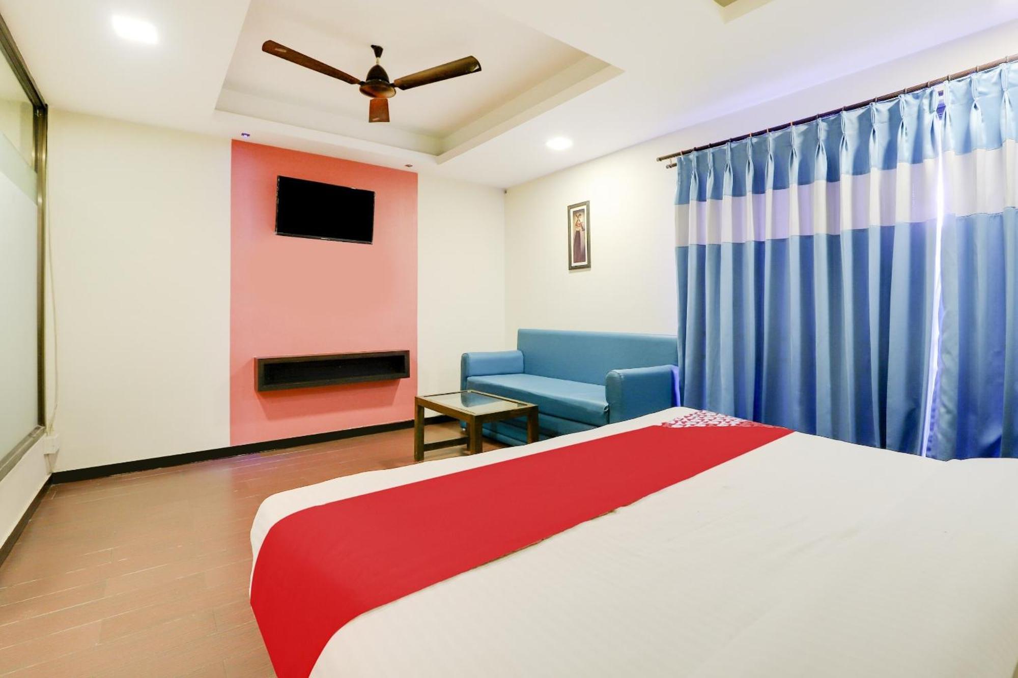 Oyo Hotel Dash Vadodara Exterior photo